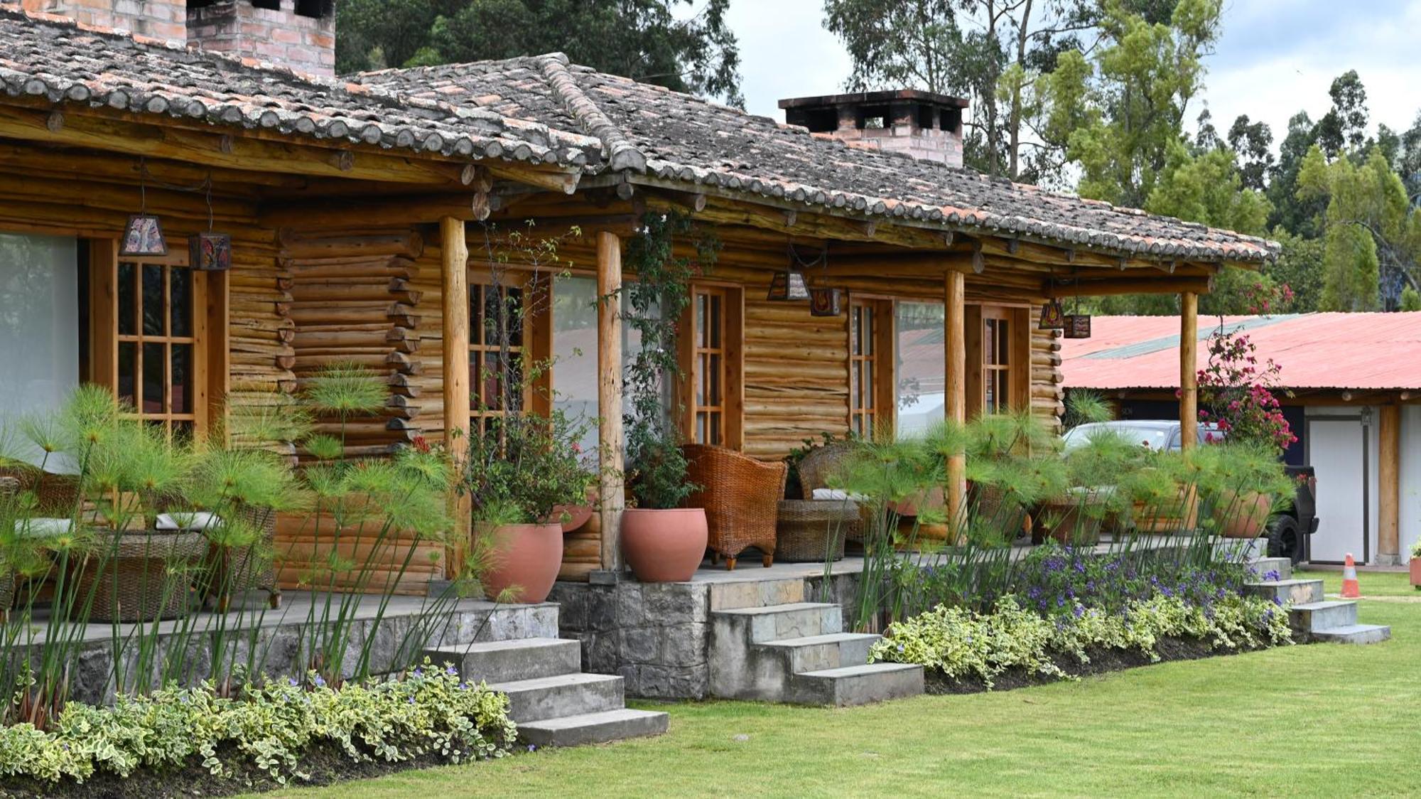 Hosteria Cabanas Del Lago Отавало Экстерьер фото